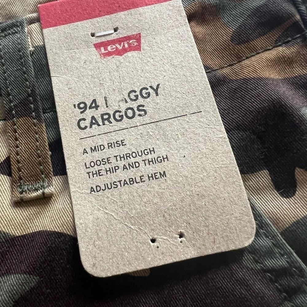 NWT Women's Levis 94 Baggy Cargo Pants 26x30 Camouflage Mid-Rise Wide Leg - Picture 10 of 14